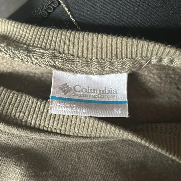 Green Floral Columbia Crew Neck - Picture 4 of 5